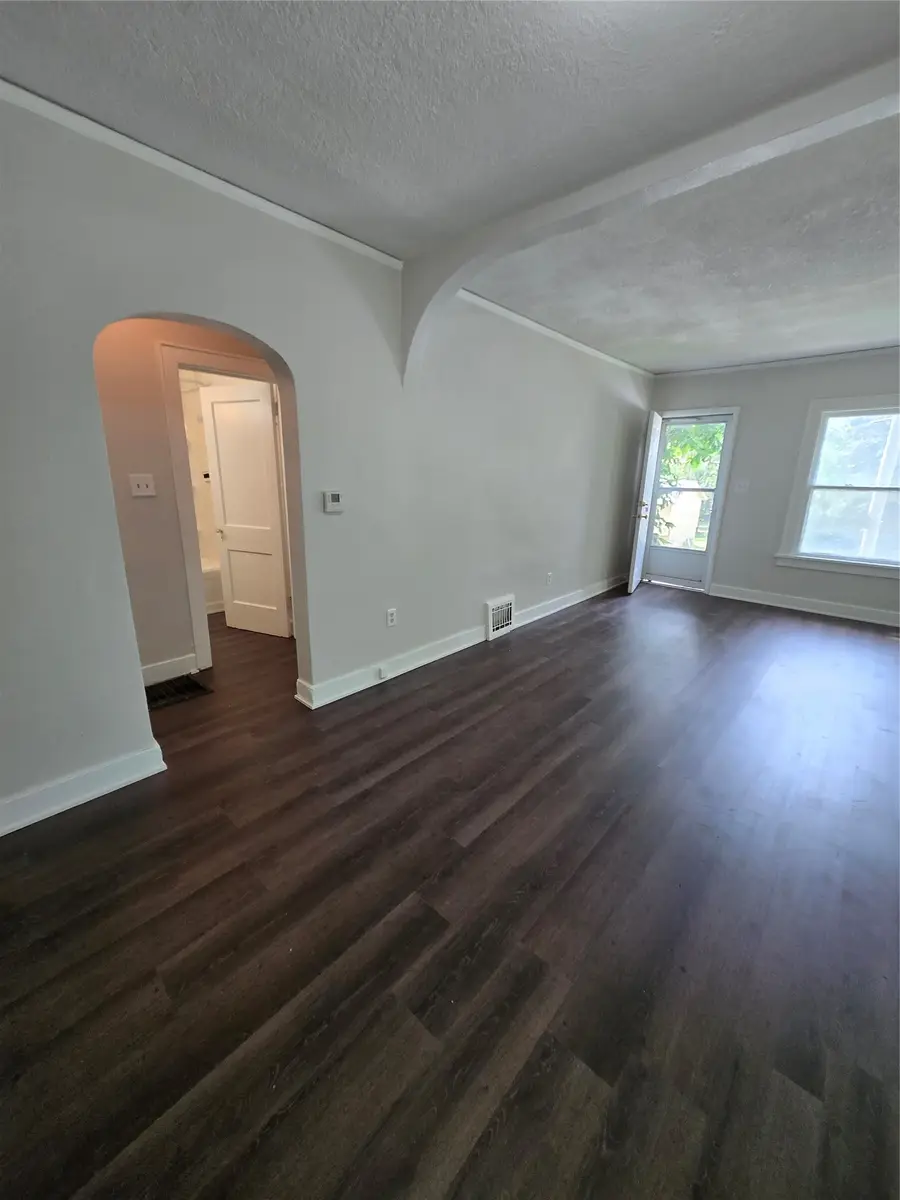 2909 1st Street, Des Moines, IA 50313 - #2