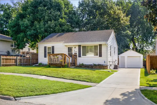 537 11th Street, West Des Moines, IA 50265