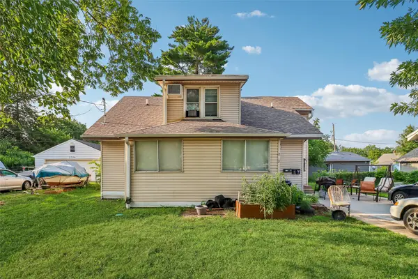 2712 Dean Avenue, Des Moines, IA 50317