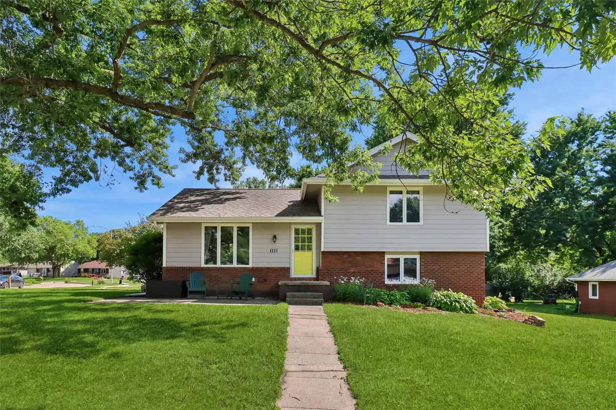 1111 Robin Glen, Indianola, IA 50125 - #1