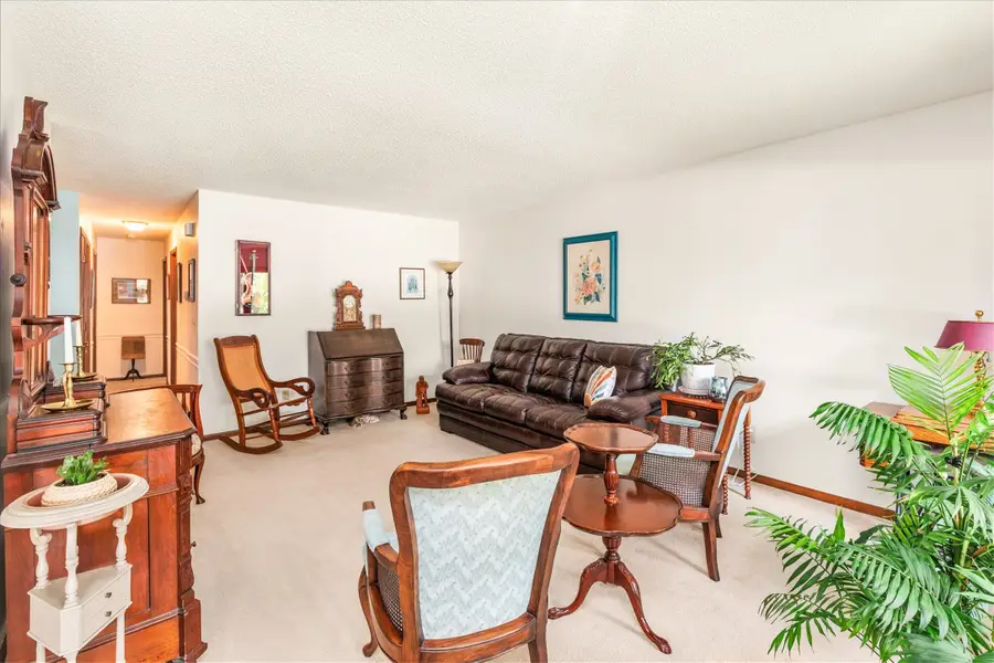 3808 Melanie Circle, Urbandale, IA 50322 - #3