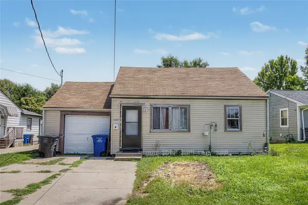 1225 E 25th Court, Des Moines, IA 50317