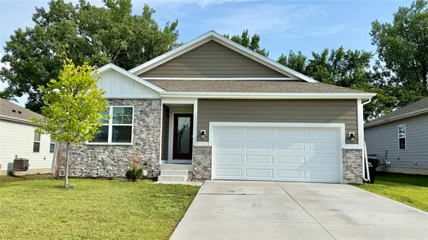 100 Dakota Circle, Waukee, IA 50263