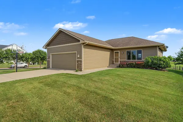 805 NW Reinhart Drive, Ankeny, IA 50023