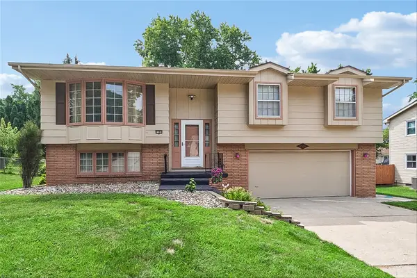 8504 Winston Avenue, Urbandale, IA 50322