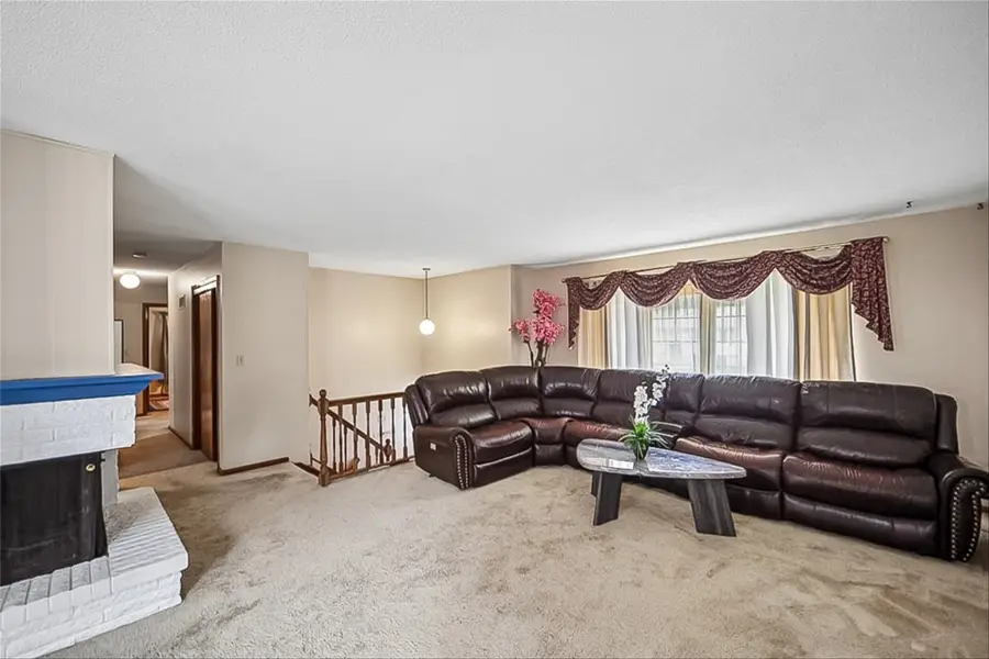 8504 Winston Avenue, Urbandale, IA 50322 - #3