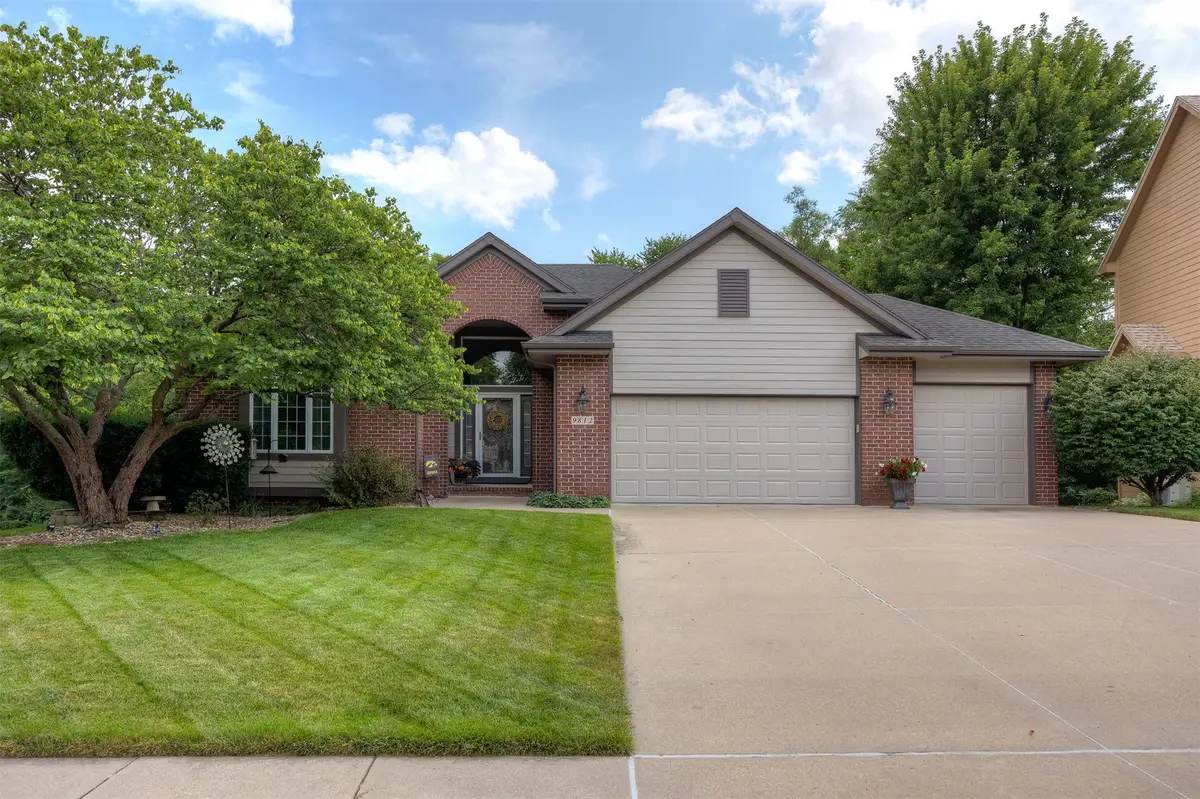 9812 Brookview Drive, Urbandale, IA 50322 - #1