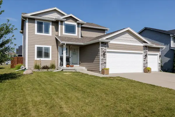 5530 148th Circle, Urbandale, IA 50323