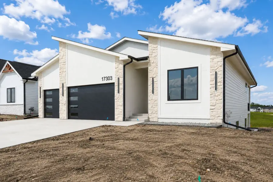17303 Brookview Drive, Urbandale, IA 50263 - #3