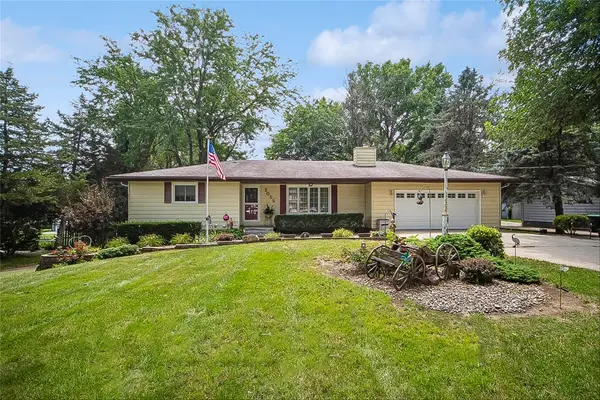 2055 E Leland Avenue, Des Moines, IA 50320