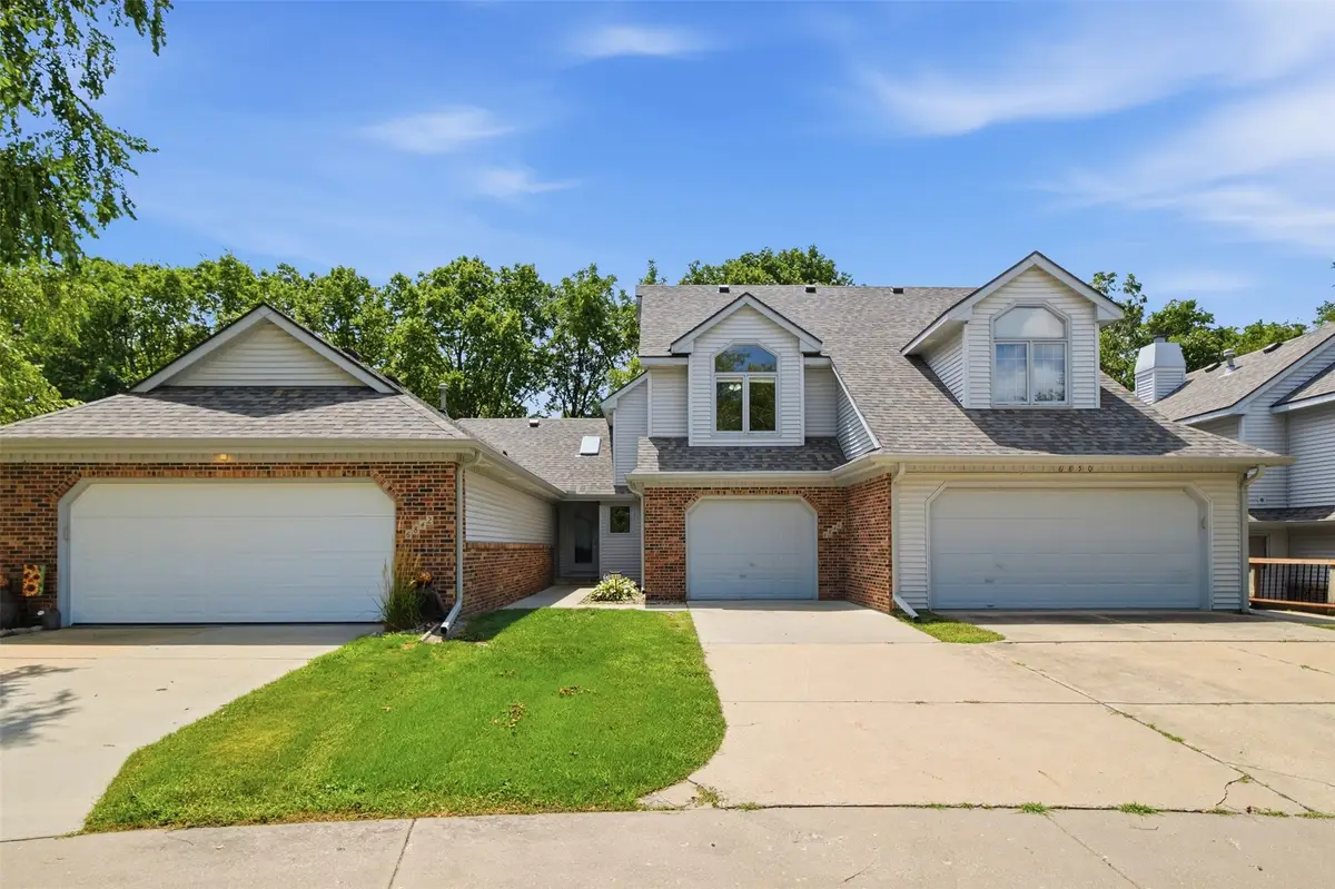 6846 Oakwood Drive, Urbandale, IA 50322 - #1