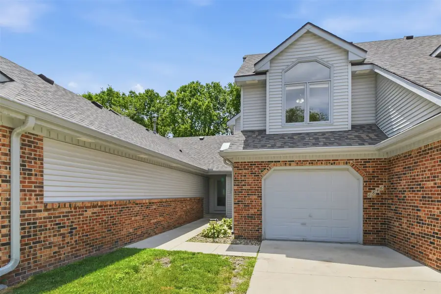 6846 Oakwood Drive, Urbandale, IA 50322 - #2