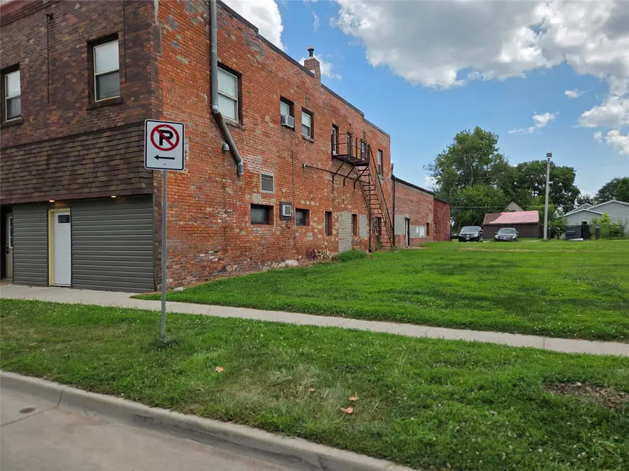 2447 E Walnut Street, Des Moines, IA 50317 - #3