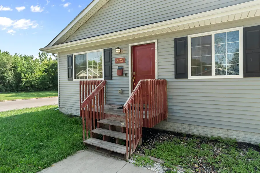 2121 E 25th Street, Des Moines, IA 50317 - #3
