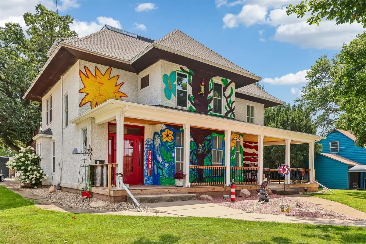 716 E 5th Street N, Newton, IA 50208 - #1