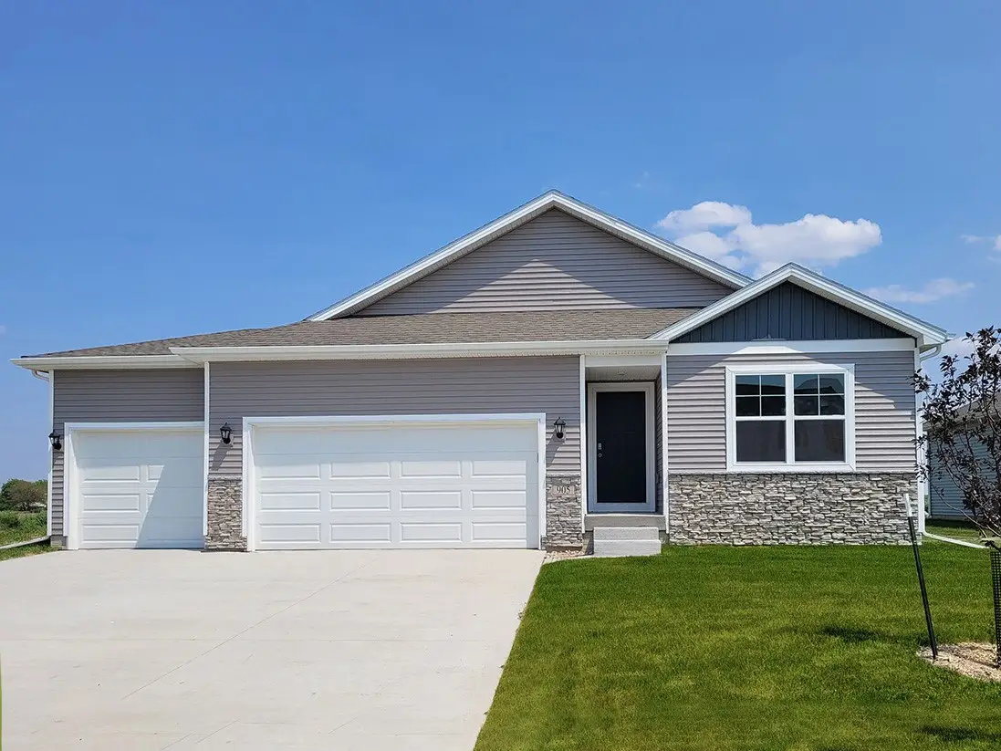 1122 33rd Court Sw, Altoona, IA 50009 - #1