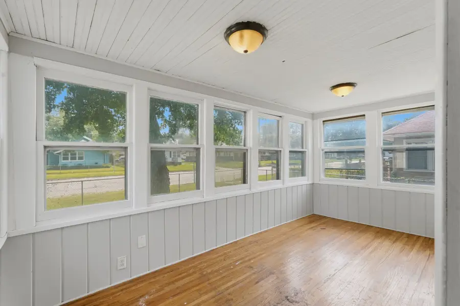 2554 E Grand Avenue, Des Moines, IA 50317 - #2