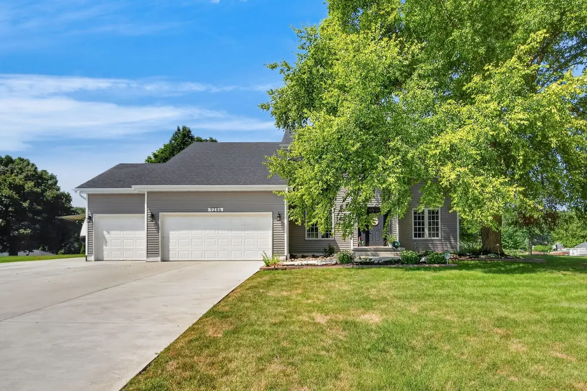 9286 NW Lakeridge Lane, Polk City, IA 50226 - #1