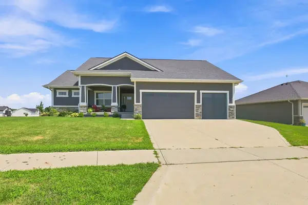 2013 NE Breezy Point, Grimes, IA 50111