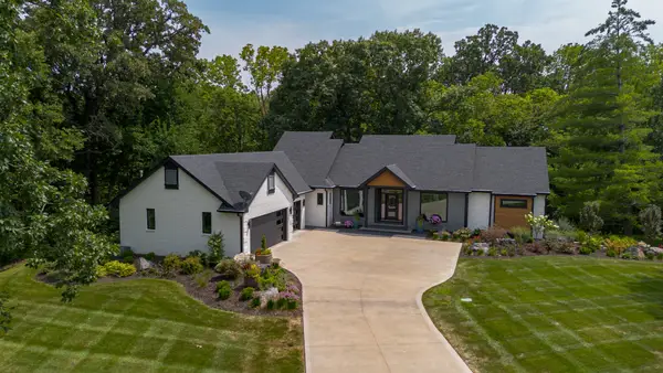 7363 NW Beaver Drive, Johnston, IA 50131