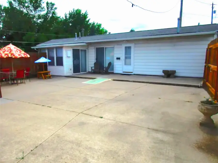 4205 NE 32nd Street, Des Moines, IA 50317 - #3