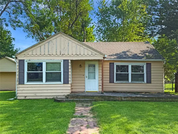 559 NW Maple Street, Elkhart, IA 50073
