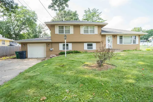 3304 Hillsdale Drive, Urbandale, IA 50322
