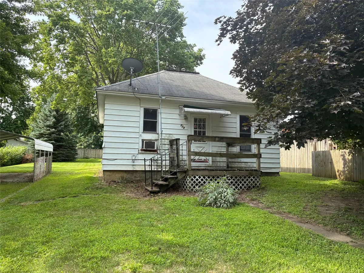 714 E Benton Street, Winterset, IA 50273 - #1