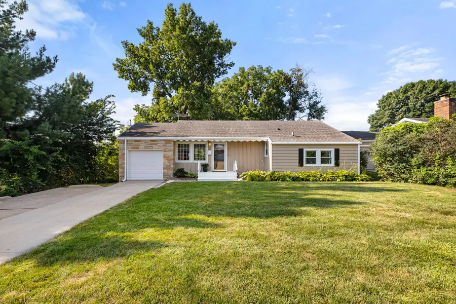 6116 Harwood Drive, Des Moines, IA 50312 - #2