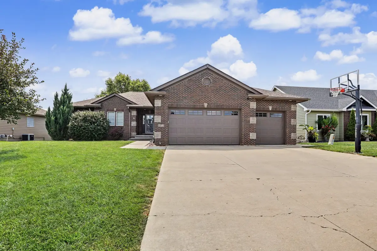 4975 Andrews Place, Pleasant Hill, IA 50327 - #1
