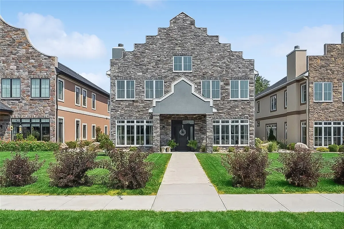 404 Franklin Street, Pella, IA 50219 - #1