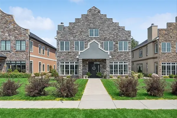 404 Franklin Street, Pella, IA 50219