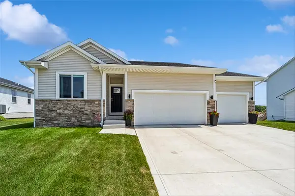 5652 Brook View Avenue, Des Moines, IA 50317