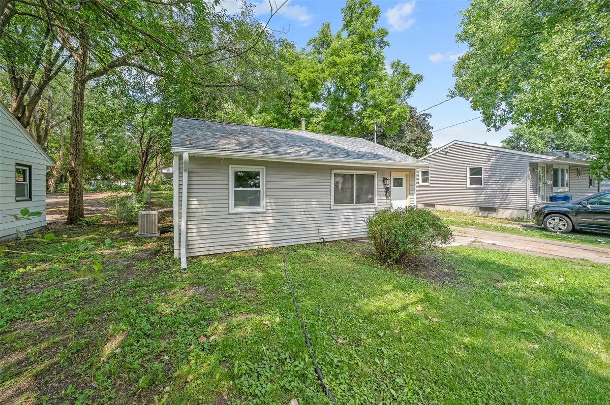 1316 E 27th Court, Des Moines, IA 50317 - #1