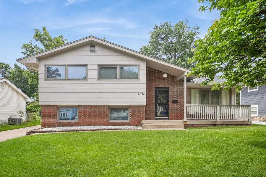 3024 Holcomb Avenue, Des Moines, IA 50310 - #2