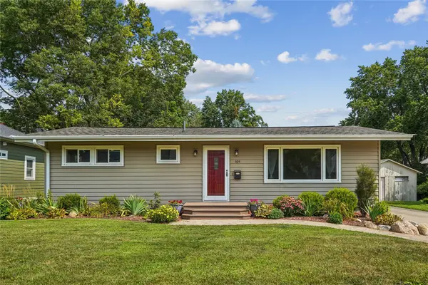 404 Columbus Street, Pella, IA 50219