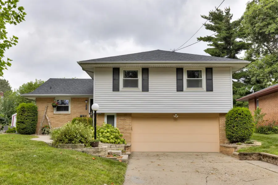 2504 48th Place, Des Moines, IA 50312 - #2