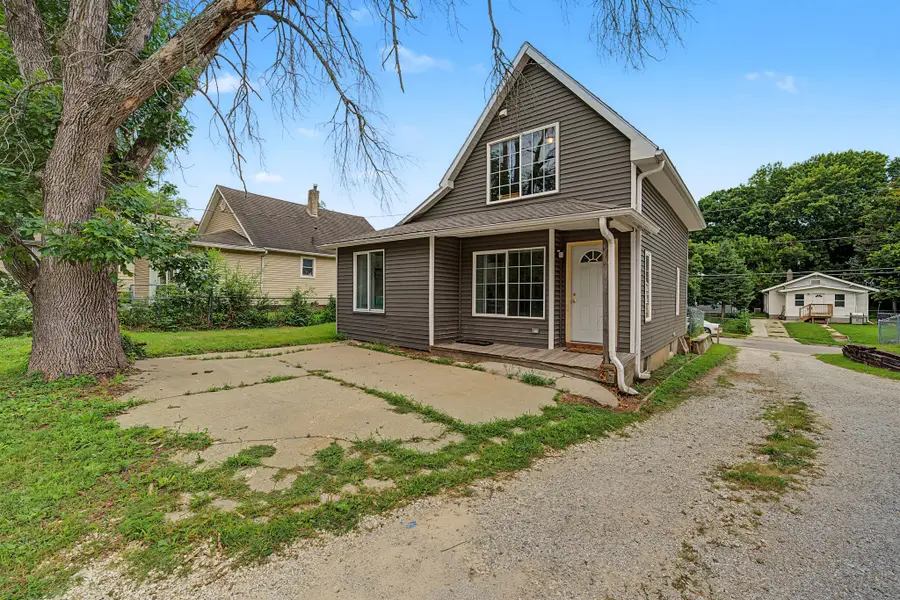1915 22nd Street, Des Moines, IA 50310 - #2