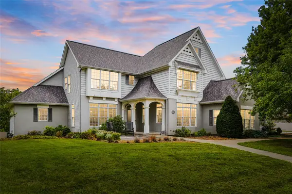 2621 Hemel Drive, Pella, IA 50219