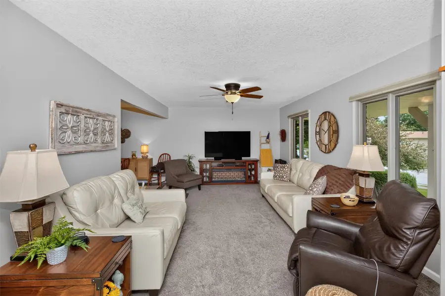700 46th Place, West Des Moines, IA 50265 - #3