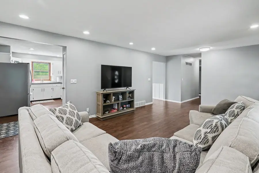 1200 W 2nd Street, Pella, IA 50219 - #2