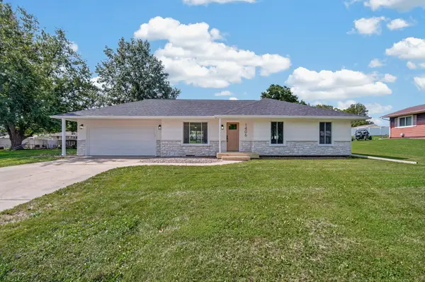 1406 W Jackson Street, Knoxville, IA 50138