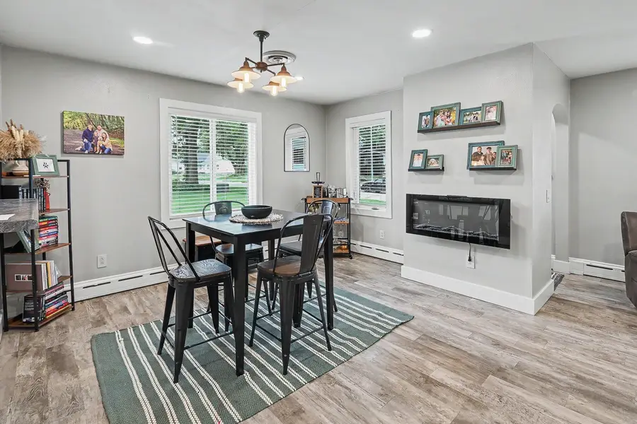 1012 W 2nd Street, Pella, IA 50219 - #3