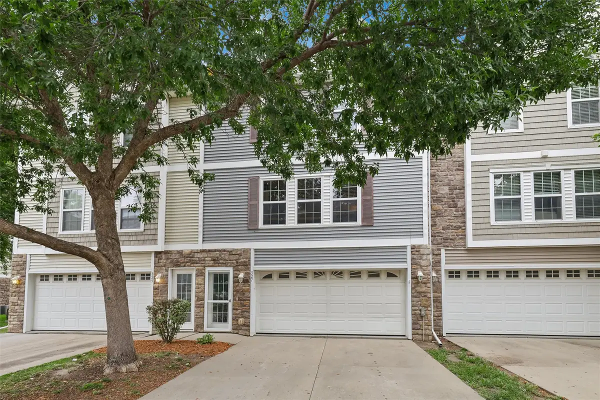 327 NE Sandalwood, Waukee, IA 50263 - #1