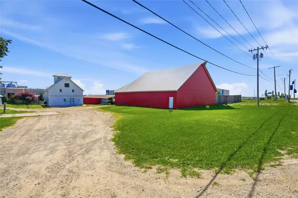 6271 SW Edgewood Rd Street, Cedar Rapids, IA 52404