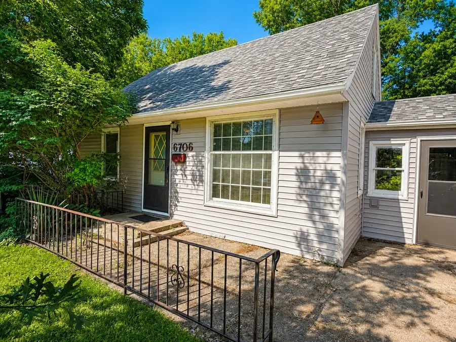 6706 SW 16th Street, Des Moines, IA 50315 - #2