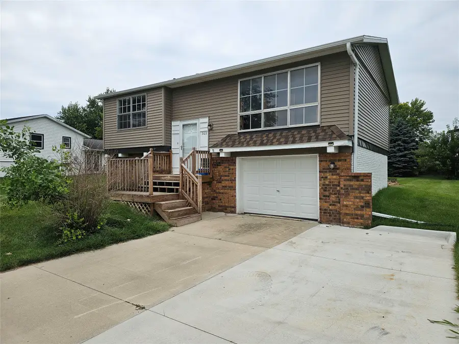 2103 Maple Boulevard, Marshalltown, IA 50158 - #2
