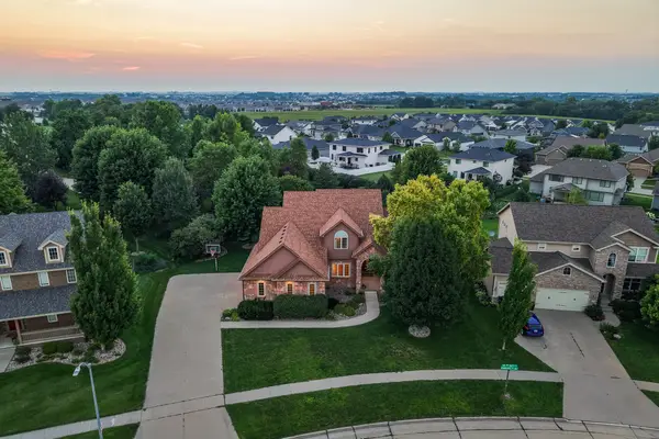 2944 NW 167th Street, Clive, IA 50325