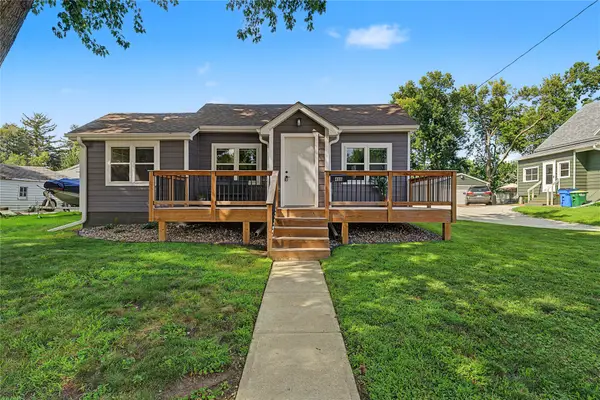 406 W Boston Avenue, Indianola, IA 50125
