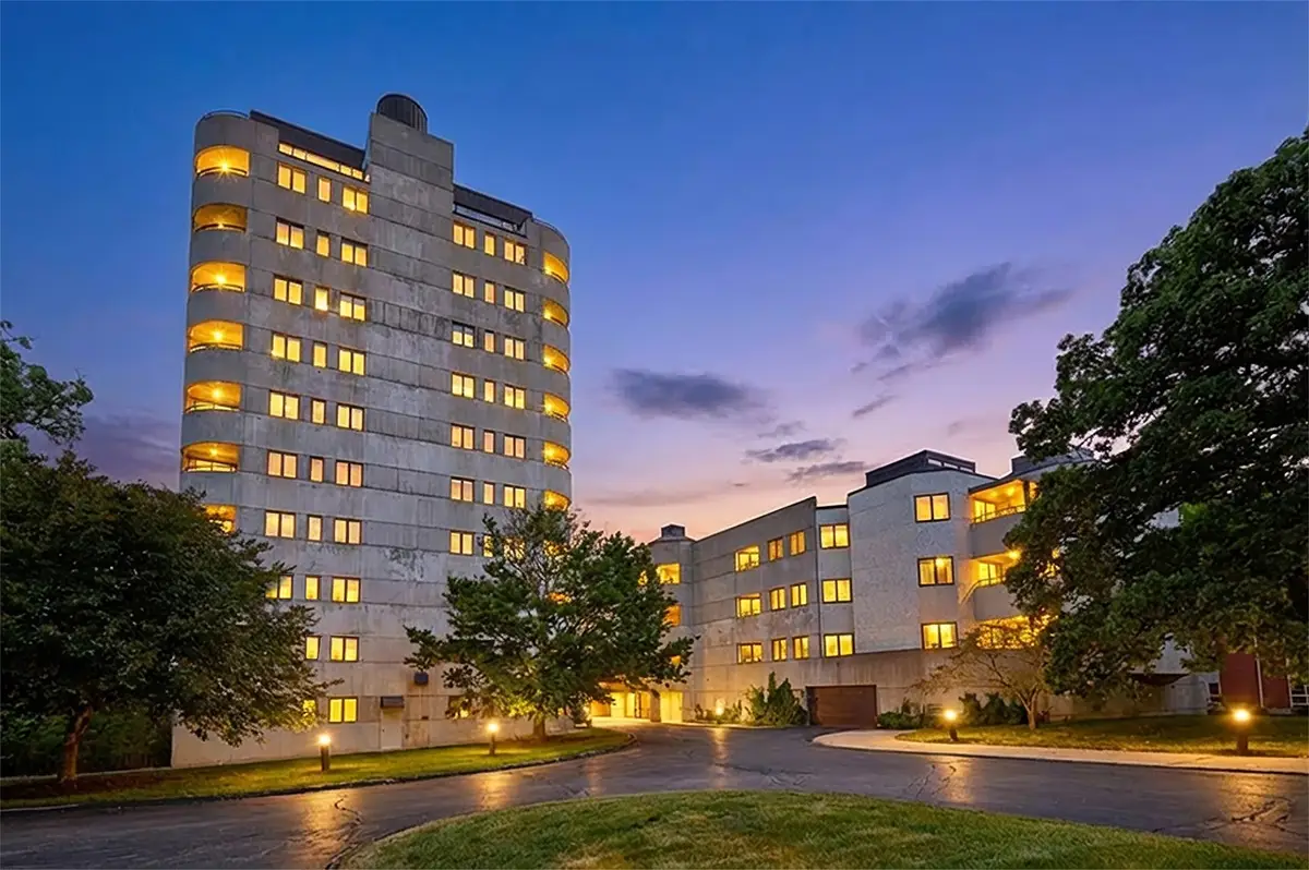 3930 Grand Avenue #404, Des Moines, IA 50312 - #1